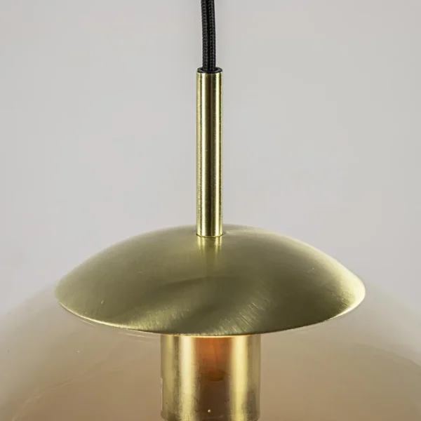 amber_glazen_hanglamp__cm_2.webp Online Straluma Amber glazen hanglamp 30 cm met messing en zwart
