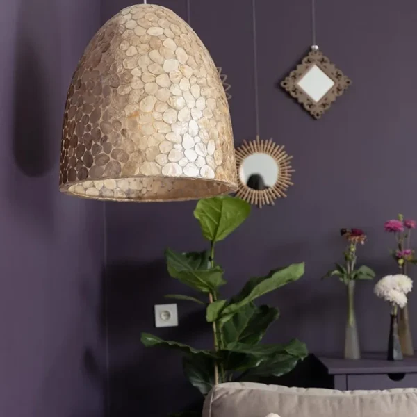 bruin_gouden_hanglamp_met_4.webp Shop Straluma Bruin gouden hanglamp met capiz schelpen