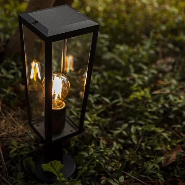 buitenlamp_lantaarn_op_vo_2.webp Store Straluma Buitenlamp lantaarn op voet zwart met helder glas