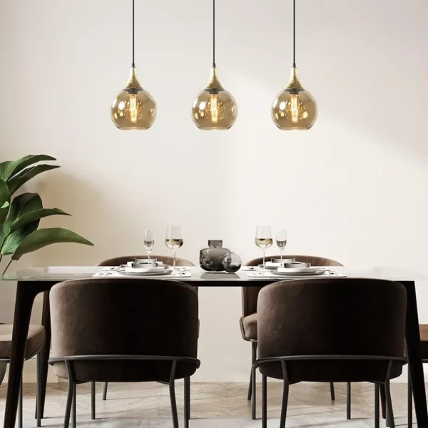 chique_lichts_hanglamp_zw_4.webp Clearance Straluma Chique 3-lichts hanglamp zwart/goud met amber glas