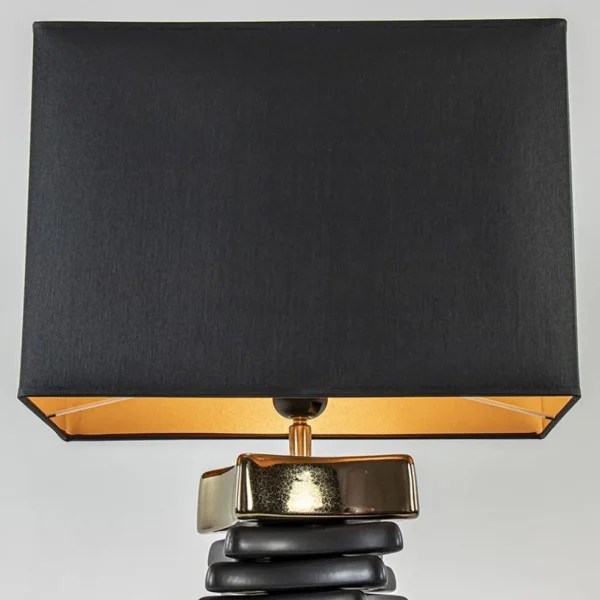 chique_tafellamp_zwart_me_2-2.webp Best Sale Straluma Chique tafellamp zwart met goud en rechthoekige kap