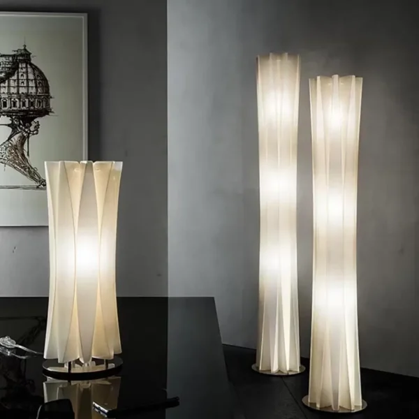 design_tafellamp_bach_lic_4.webp Best Straluma Design tafellamp Bach licht goud