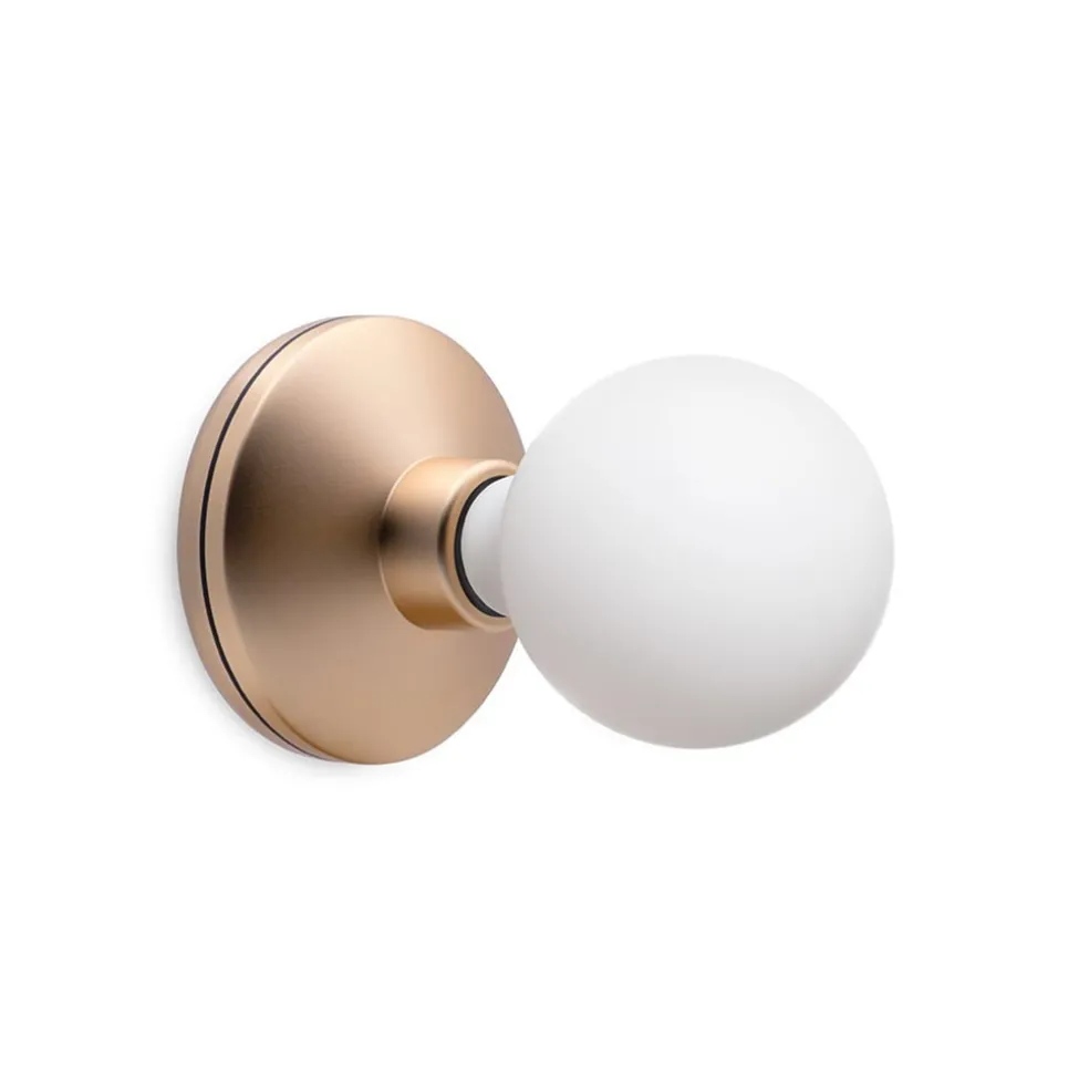 dimbare_wandlamp_op_batte_0.webp Hot Straluma Dimbare wandlamp op batterij goud met frosted