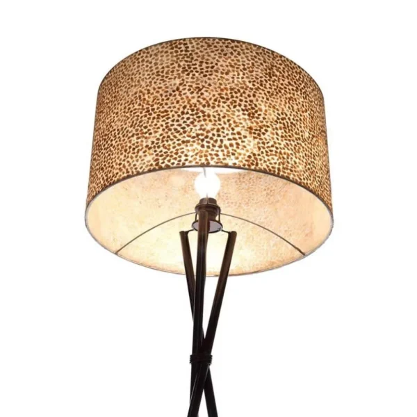 driepoot_schelpen_vloerla_2.webp Best Sale Straluma Driepoot schelpen vloerlamp zwart met bruin en goud