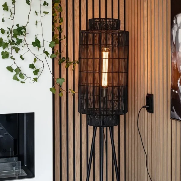 driepoot_vloerlamp_gruaro_4.webp Clearance Straluma Driepoot vloerlamp Gruaro zwart met brons
