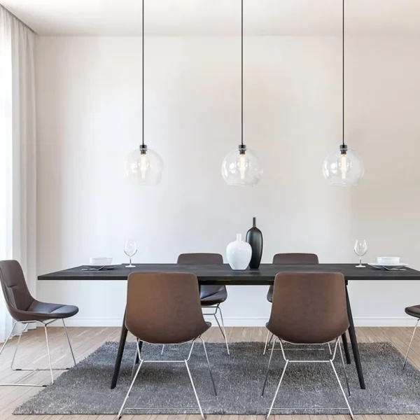 grote_lichts_hanglamp_met_4.webp Flash Sale Straluma Grote 3-lichts hanglamp met helder glas en zwarte balk