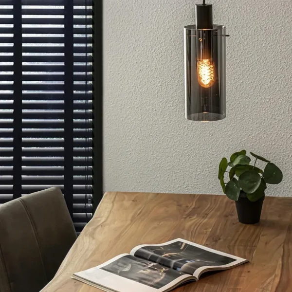 hanglamp_cilinder_zwart_m_4.webp Outlet Straluma Hanglamp cilinder zwart met smoke glas