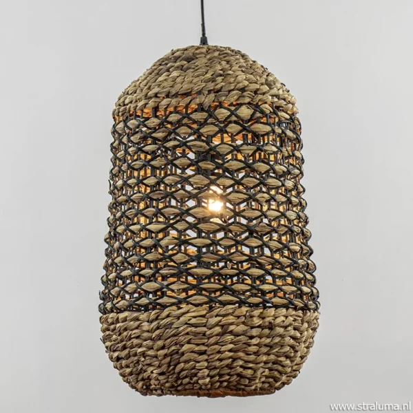 landelijke_hanglamp_tripo_1.webp Best Straluma Landelijke hanglamp Tripoli rotan met zwart