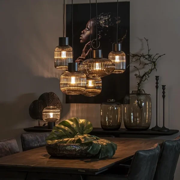 lichts_eettafelhanglamp_g_4-1.webp New Straluma 5-Lichts eettafelhanglamp geribbeld smoke glas met zwart