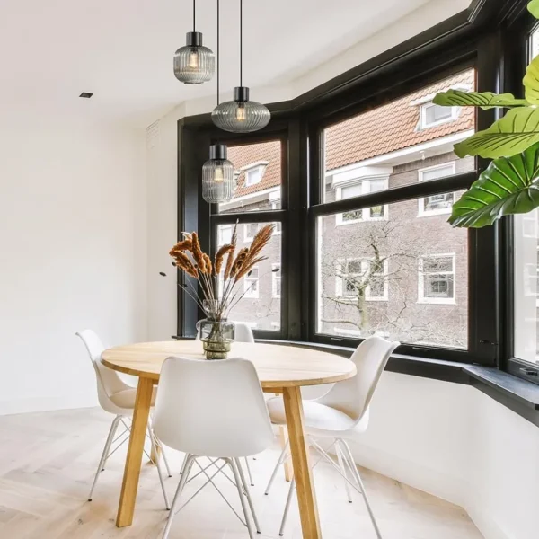 lichts_ronde_eettafelhang_4.webp Outlet Straluma 3-Lichts ronde eettafelhanglamp zwart met smoke glas