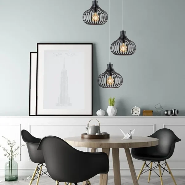 lichts_ronde_hanglamp_met_4.webp Hot Straluma 3-Lichts ronde hanglamp met zwarte draadkappen