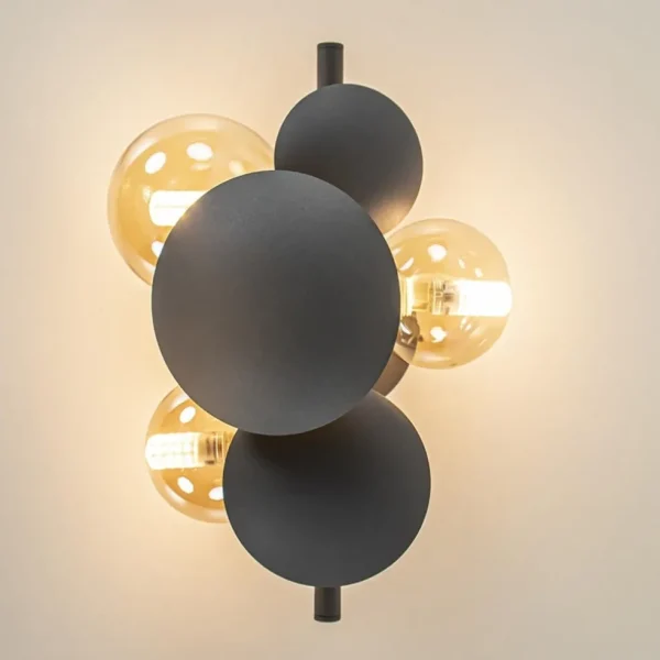 lichts_wandlamp_grijsgoud_2.webp Clearance Straluma 3-Lichts wandlamp grijs/goud met amber glas