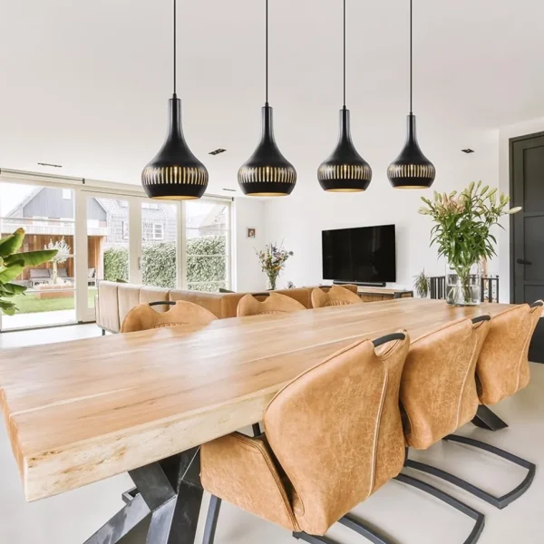 Discount Straluma Mat zwarte eettafelhanglamp zwart met goud 4-lichts