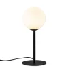 mat_zwarte_tafellamp_met__1-1.webp Store Straluma Mat zwarte tafellamp met witte glazen bol