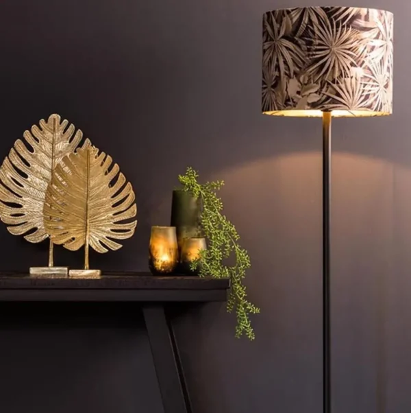 mat_zwarte_vloerlamp_denn_4.webp Outlet Straluma Mat zwarte vloerlamp Dennis Light & Living