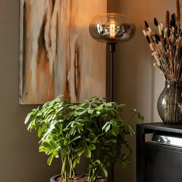 mat_zwarte_vloerlamp_met__4-4.webp Discount Straluma Mat zwarte vloerlamp met smoke glas gradient