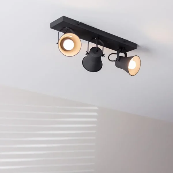 metalen_l_plafondlamp_mat_4.webp Outlet Straluma Metalen 3-l plafondlamp mat zwart verstelbaar