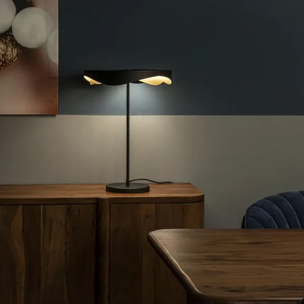moderne_led_tafellamp_zwa_4-3.webp Clearance Straluma Moderne LED tafellamp zwart met goud dimbaar