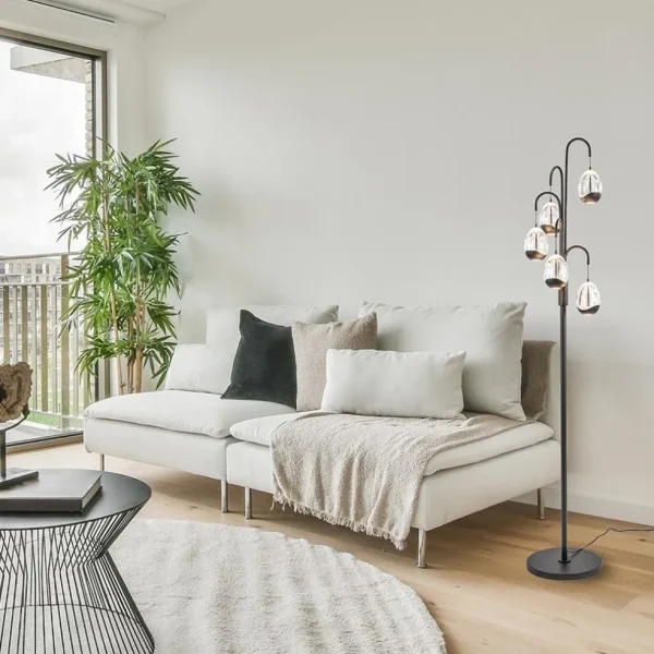 moderne_led_vloerlamp_zwa_4-1.webp Best Straluma Moderne LED vloerlamp zwart met helder glas