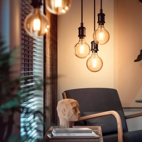 philips_hue_w_e_globe_gol_4.webp Sale Straluma Philips Hue 7w e27 globe gold 125mm 2100k