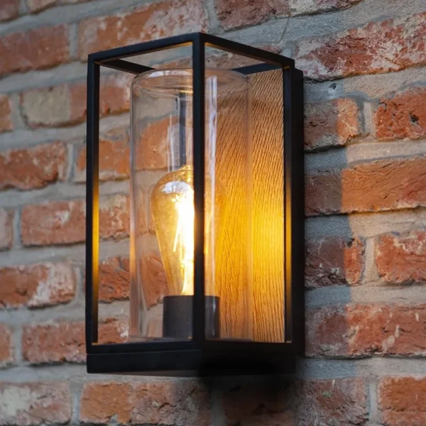 rechthoekige_buitenlamp_z_4.webp Outlet Straluma Rechthoekige buitenlamp zwart met houtlook en glas