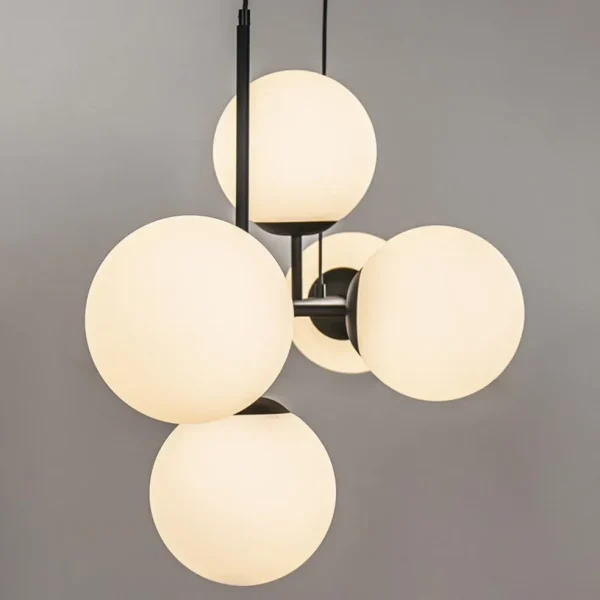 retro_eettafel_hanglamp_z_2.webp New Straluma Retro eettafel hanglamp zwart met witte glazen bollen