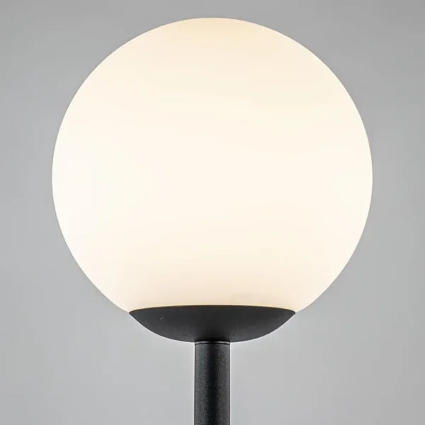 retro_vloerlamp_mat_zwart_2.webp Online Straluma Retro vloerlamp mat zwart met witte glazen bol