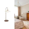 sfeervolle_tafellamp_bron_4.webp Fashion Straluma Sfeervolle tafellamp brons met creme glas klassiek