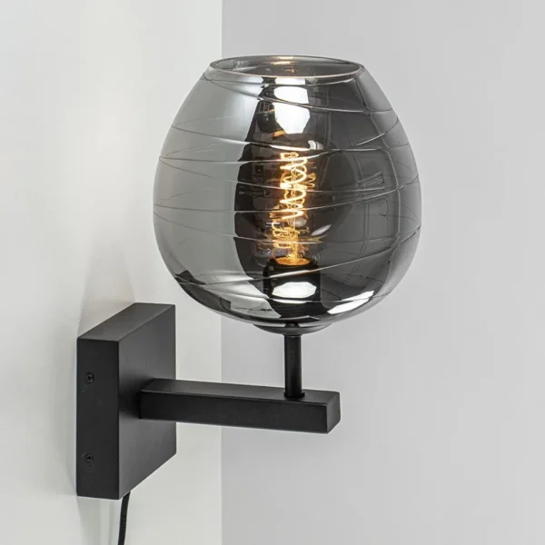 smoke_glazen_wandlamp_met_1.webp Clearance Straluma Smoke glazen wandlamp met zwart inclusief snoer