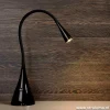 speelse_zwarte_bureaulamp_3.webp Clearance Straluma Speelse zwarte bureaulamp Zozy LED