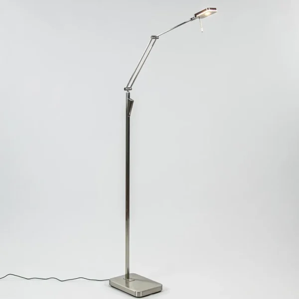 Discount Straluma Strak klassieke leeslamp nikkel met dimbaar LED