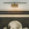 strak_klassieke_wandlamp__4.webp Outlet Straluma Strak klassieke wandlamp brons dimbaar LED