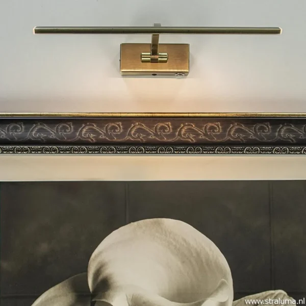 strak_klassieke_wandlamp__4.webp Outlet Straluma Strak klassieke wandlamp brons dimbaar LED