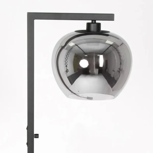 strakke_vloerlamp_zwart_m_2.webp Best Sale Straluma Strakke vloerlamp zwart met smoke glazen kap