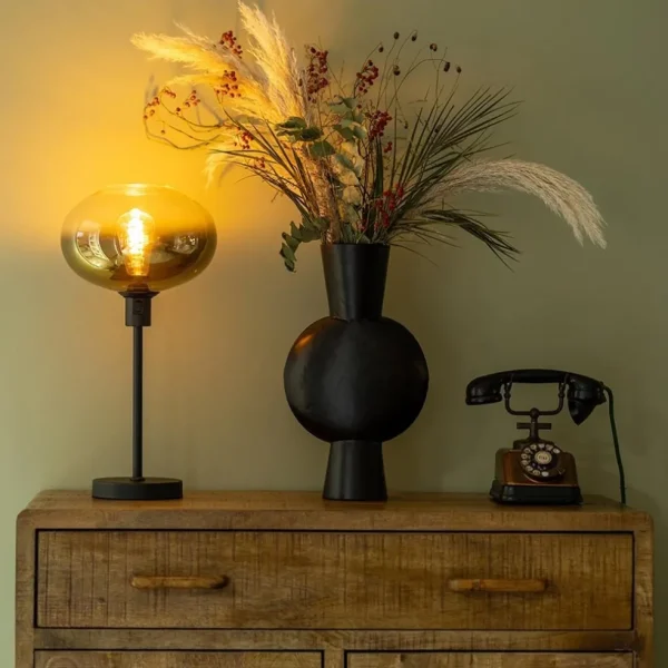 trendy_tafellamp_zwart_me_4.webp Shop Straluma Trendy tafellamp zwart met glazen kap helder/goud