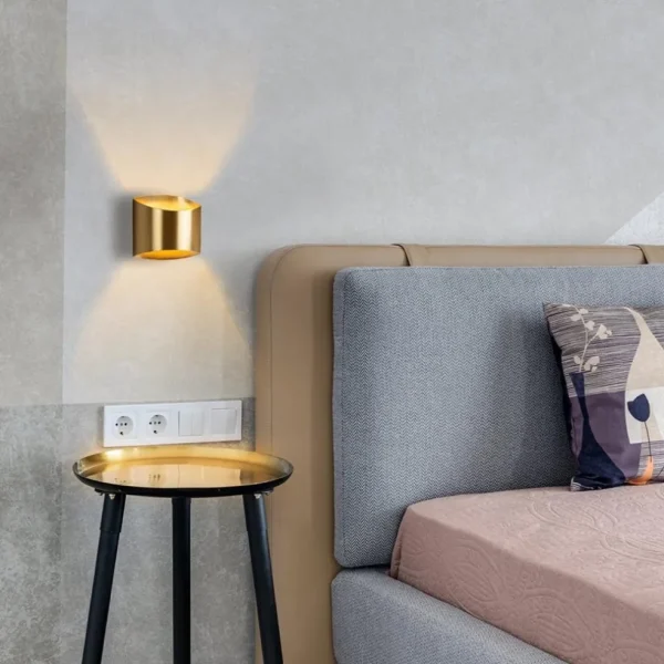 trendy_wandlamp_goud_meta_4.webp Outlet Straluma Trendy wandlamp goud metaal G9