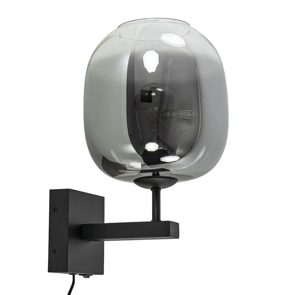 trendy_wandlamp_zwart_met_0.webp Online Straluma Trendy wandlamp zwart met smoke glazen kap en snoer