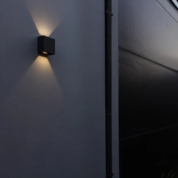 vierkante_led_buitenlamp__4-1.webp New Straluma Vierkante LED buitenlamp wand zwart up+down