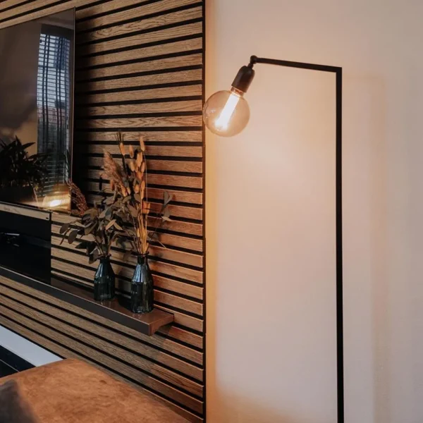 vloerlamp_tube_zwart_basi_4.webp Shop Straluma Vloerlamp Tube zwart basic met verstelbare pendel