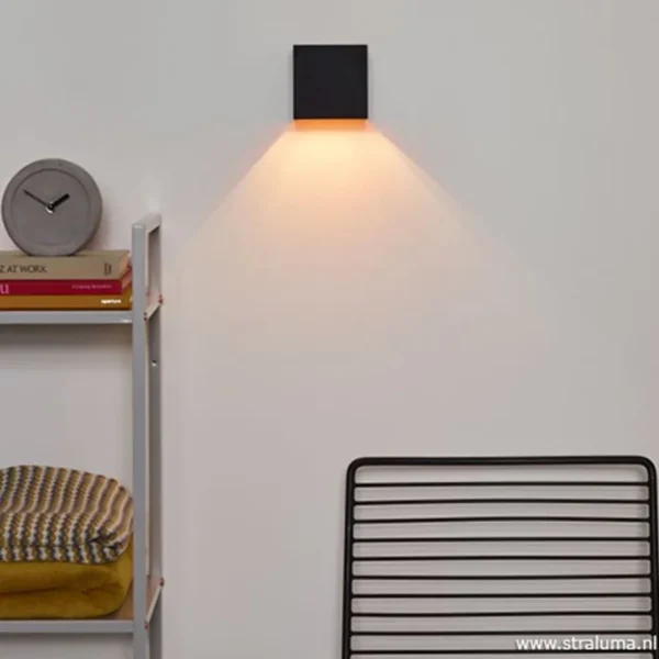 wandlamp_xio_kubus_zwartg_4.webp Online Straluma Wandlamp Xio kubus zwart/goud inclusief G9
